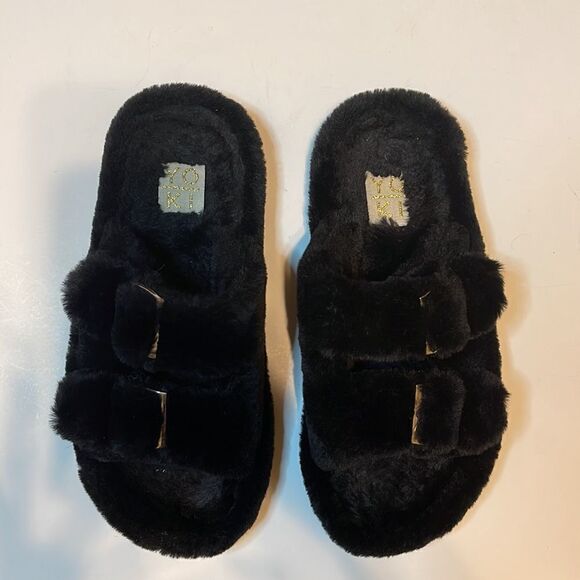 YOKI BLACK FUR SLIPPERS SIZE MED (7/8) - Picture 2 of 5